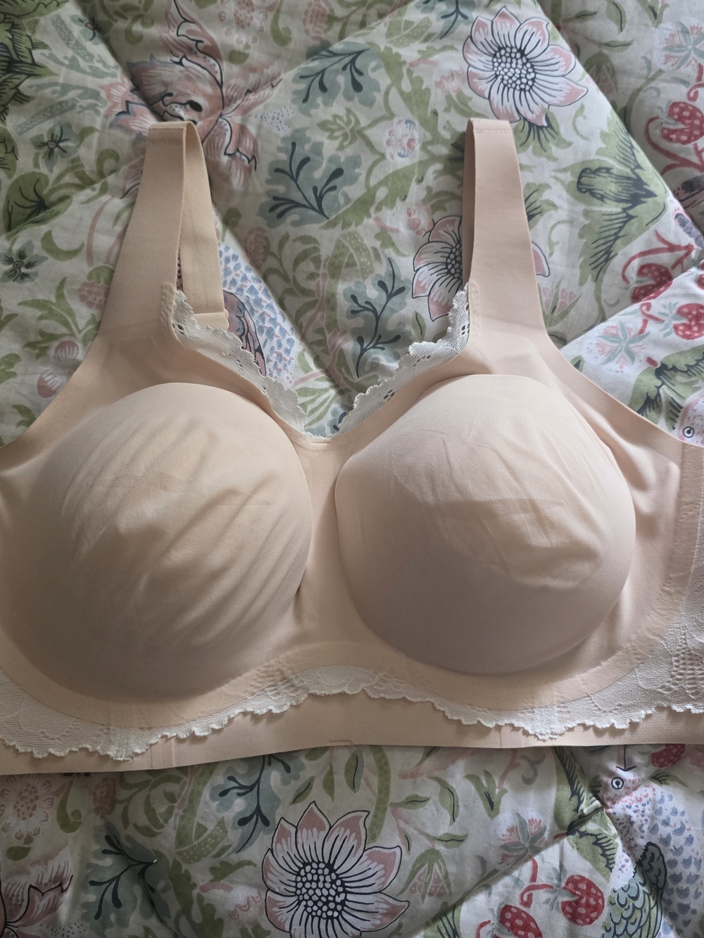 Wireless Soft-Cup Lace-Trim Bra in Light Blush